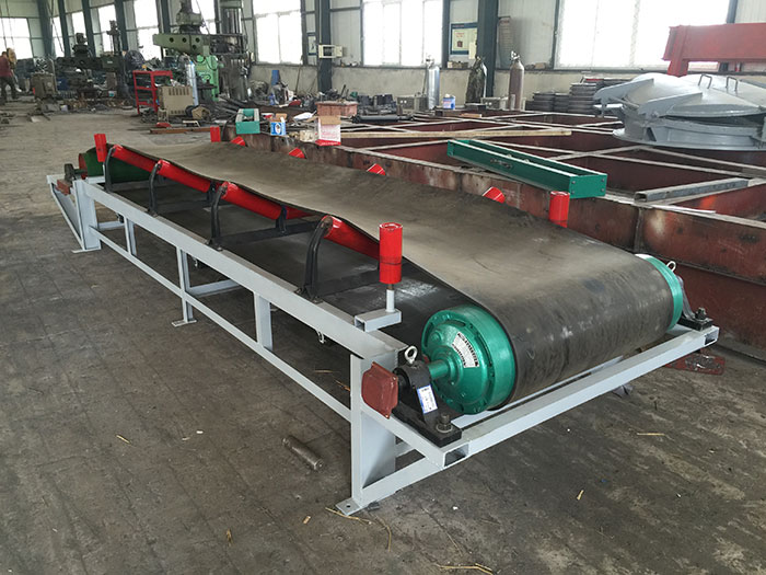 皮帶輸送機(jī)